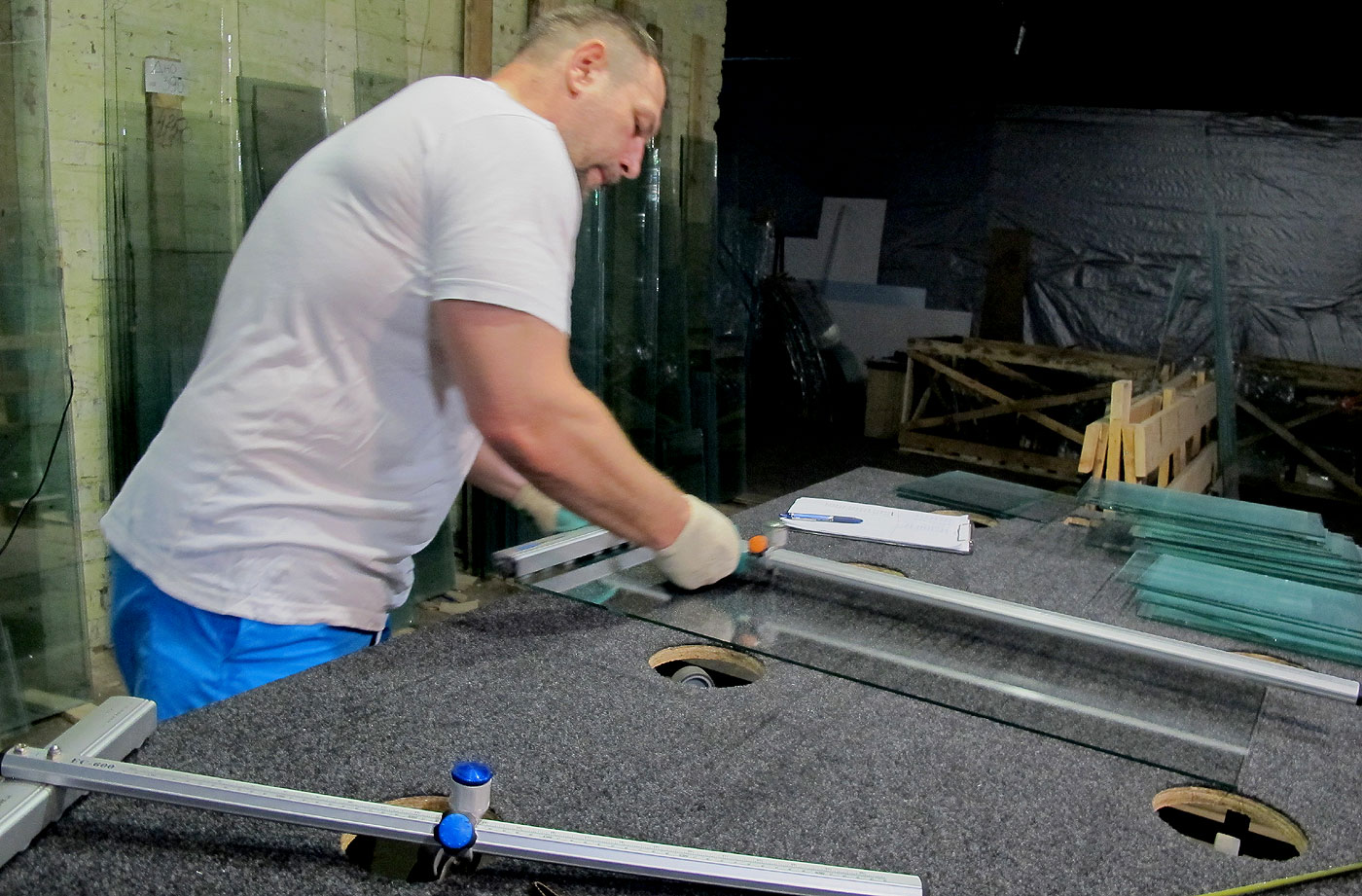 Нарізка скла Київ